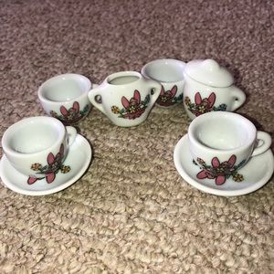 A mini fairy tea set